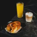 Café + Duas croissants + Suco natural